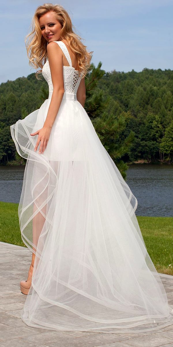 A-Line Tulle Sleeveless Short Beach Wedding Dress with Detachable Train